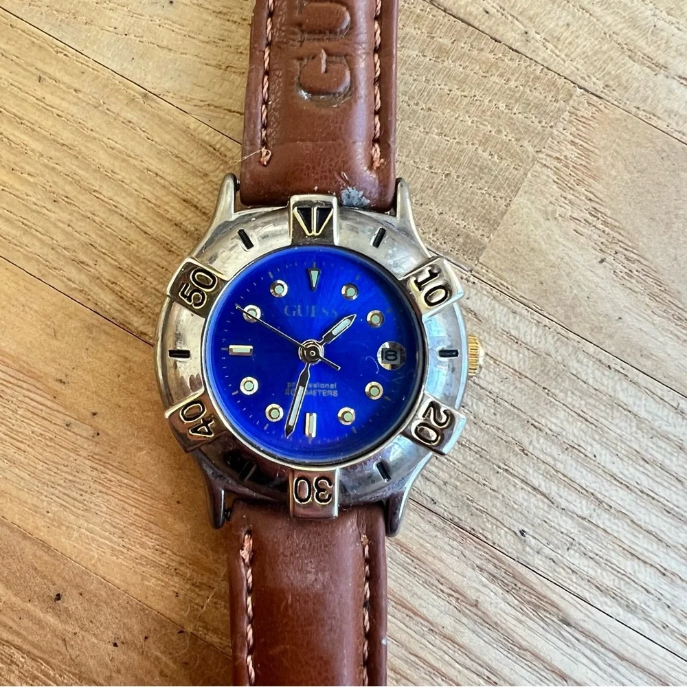 guess ladies blue dial two tone sporty diver style watch NEW BATTERY